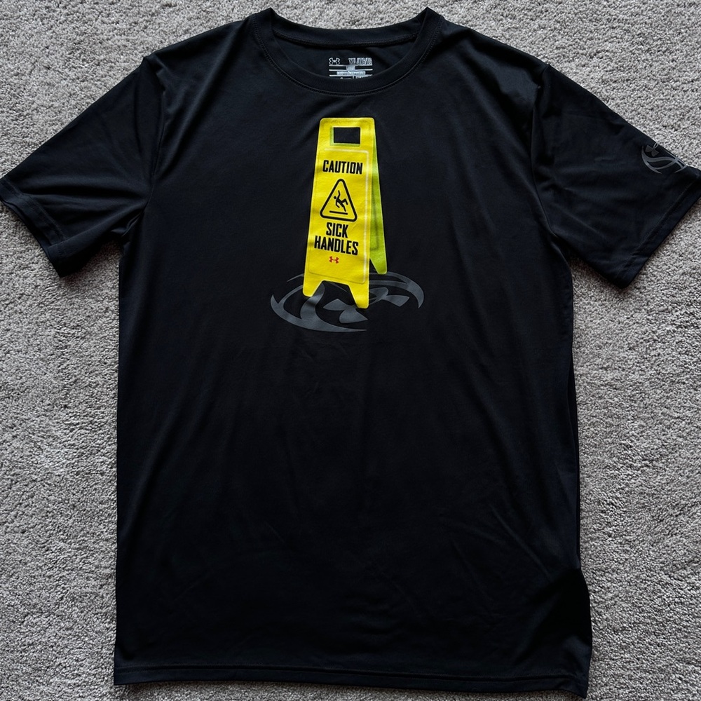 NWOT Boys Under Armour “Caution Sick Handles” HeatGear Basketball Tee, XL